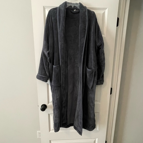 Sweater Like Robe - Picture 2 of 5